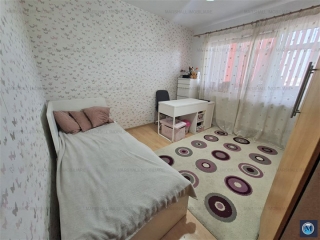 Apartament 2 camere de vanzare, zona Malu Rosu, 50 mp