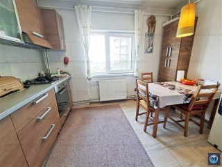 Apartament 3 camere de vanzare, zona Cantacuzino, 74 mp