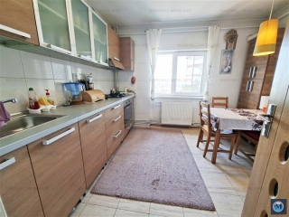 Apartament 3 camere de vanzare, zona Cantacuzino, 74 mp