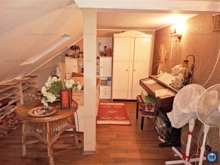 Vila cu 6 camere de vanzare, zona Malu Rosu, 300 mp