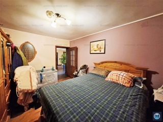 Vila cu 6 camere de vanzare, zona Malu Rosu, 300 mp
