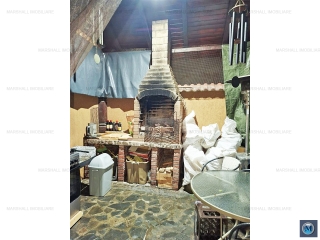 Vila cu 6 camere de vanzare, zona Malu Rosu, 300 mp