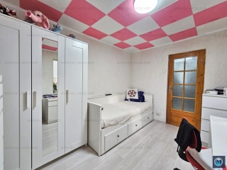 Vila cu 5 camere de vanzare, zona Republicii, 80 mp