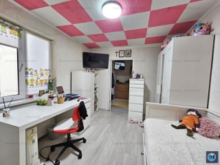 Vila cu 5 camere de vanzare, zona Republicii, 80 mp