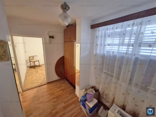 Casa cu 3 camere de vanzare, zona Mihai Bravu