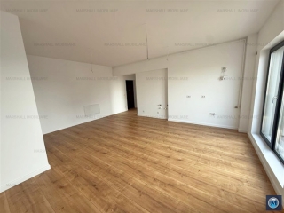 Apartament 3 camere de vanzare, zona Nord, 75 mp
