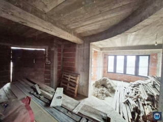 Vila cu 5 camere de vanzare in Tatarani, 100 mp