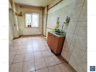 Apartament 3 camere de vanzare, zona 9 Mai, 64 mp