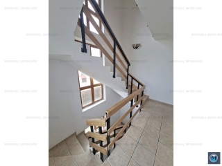Vila cu 9 camere de vanzare, zona Nord, 310 mp
