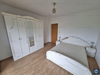 Vila cu 9 camere de vanzare, zona Nord, 310 mp
