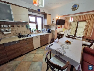 Vila cu 5 camere de vanzare, zona Albert, 290 mp