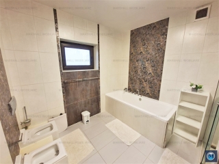 Vila cu 5 camere de vanzare in Paulesti, 380 mp