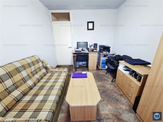 Apartament 3 camere de vanzare, zona Central, 74 mp