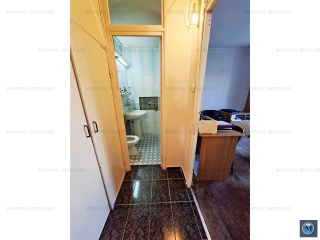 Apartament 3 camere de vanzare, zona Central, 74 mp