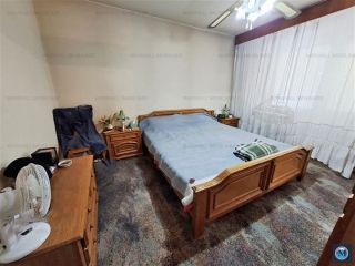 Apartament 3 camere de vanzare, zona Central, 74 mp