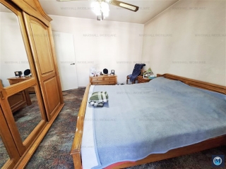 Apartament 3 camere de vanzare, zona Central, 74 mp
