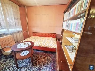 Apartament 3 camere de vanzare, zona Andrei Muresanu, 61 mp