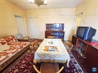 Apartament 3 camere de vanzare, zona Andrei Muresanu, 61 mp