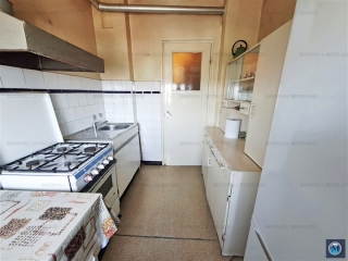 Apartament 3 camere de vanzare, zona Andrei Muresanu, 61 mp