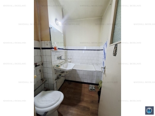 Apartament 3 camere de vanzare, zona Andrei Muresanu, 61 mp