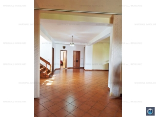 Vila cu 10 camere de vanzare, zona Central, 680 mp