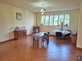Vila cu 10 camere de vanzare, zona Central, 680 mp