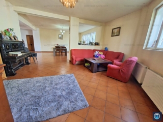 Vila cu 10 camere de vanzare, zona Central, 680 mp