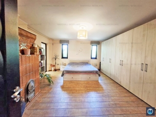 Casa cu  camere de vanzare in Paulesti