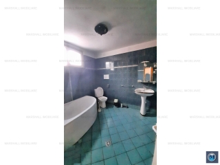 Casa cu 8 camere de vanzare, zona Eroilor, 230 mp