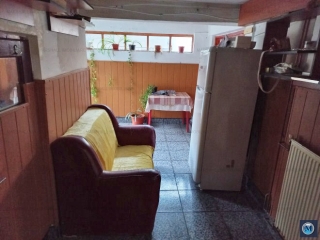 Casa cu 8 camere de vanzare, zona Eroilor, 230 mp