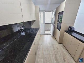 Apartament 3 camere de vanzare, zona Republicii, 82 mp