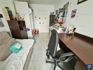 Apartament 3 camere de vanzare, zona Albert, 78 mp