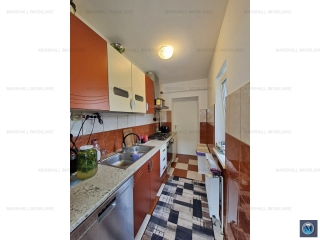 Casa cu 8 camere de vanzare in Bucov, 252 mp