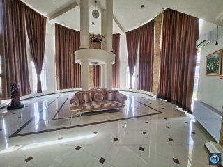 Vila cu 9 camere de vanzare in Bucov, 510 mp