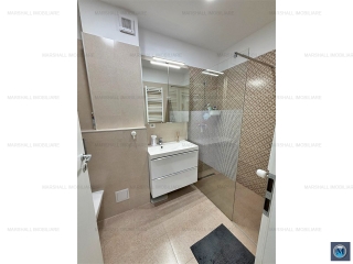 Apartament 3 camere de vanzare, zona Albert, 73 mp