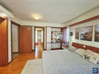 Vila cu 4 camere de vanzare, zona Central, 250 mp