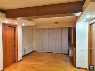 Vila cu 4 camere de vanzare, zona Central, 250 mp