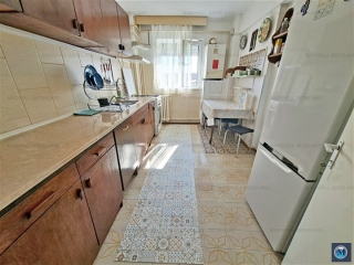 Apartament 3 camere de vanzare, zona Republicii, 76 mp