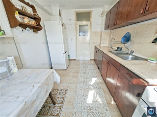 Apartament 3 camere de vanzare, zona Republicii, 76 mp
