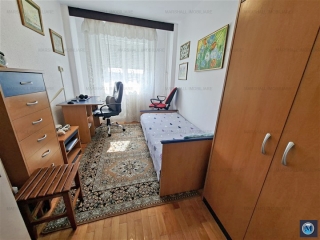 Apartament 3 camere de vanzare, zona Republicii, 76 mp