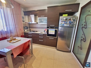 Apartament 4 camere de vanzare, zona Rudului, 117,94 mp