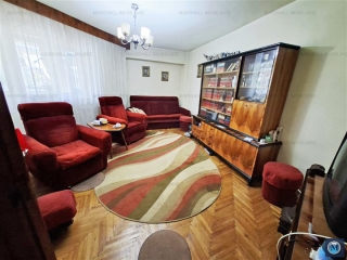 Apartament 3 camere de vanzare, zona Central, 64 mp