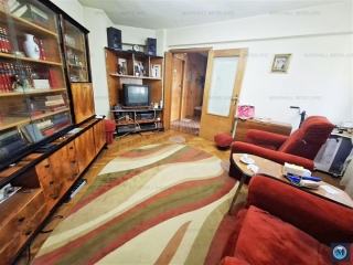 Apartament 3 camere de vanzare, zona Central, 64 mp