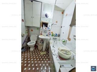 Apartament 3 camere de vanzare, zona Central, 64 mp