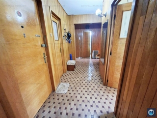 Apartament 3 camere de vanzare, zona Central, 64 mp