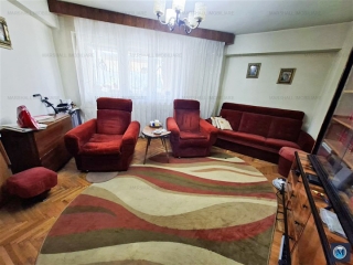 Apartament 3 camere de vanzare, zona Central, 64 mp