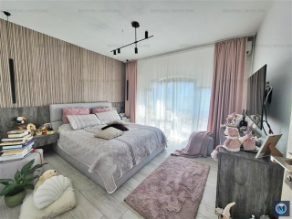 Casa cu  camere de vanzare, zona Albert, 200 mp