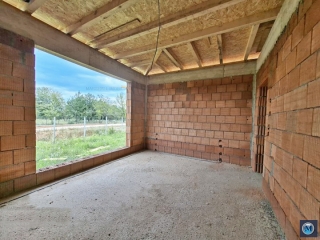 Casa cu 4 camere de vanzare in Baicoi, zona Vest, 130 mp
