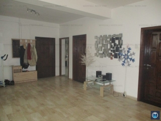 Vila cu 6 camere de vanzare, zona Central, 398.95 mp