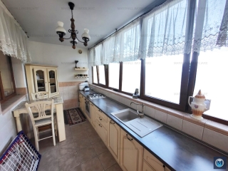 Vila cu 6 camere de inchiriat, zona Albert, 280 mp